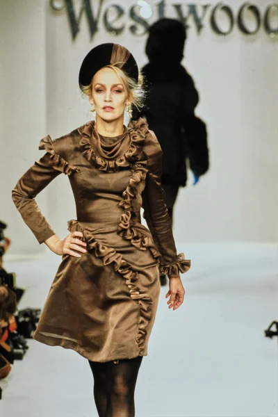 Look 7